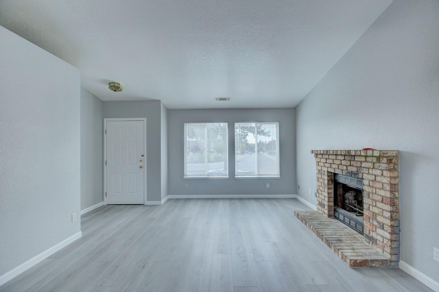 7962 Cresentdale Way