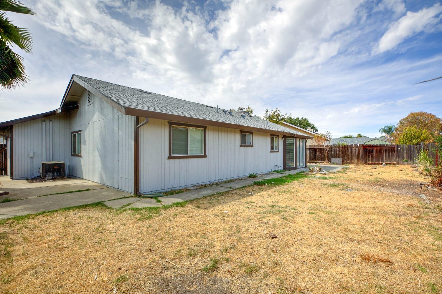 7962 Cresentdale Way