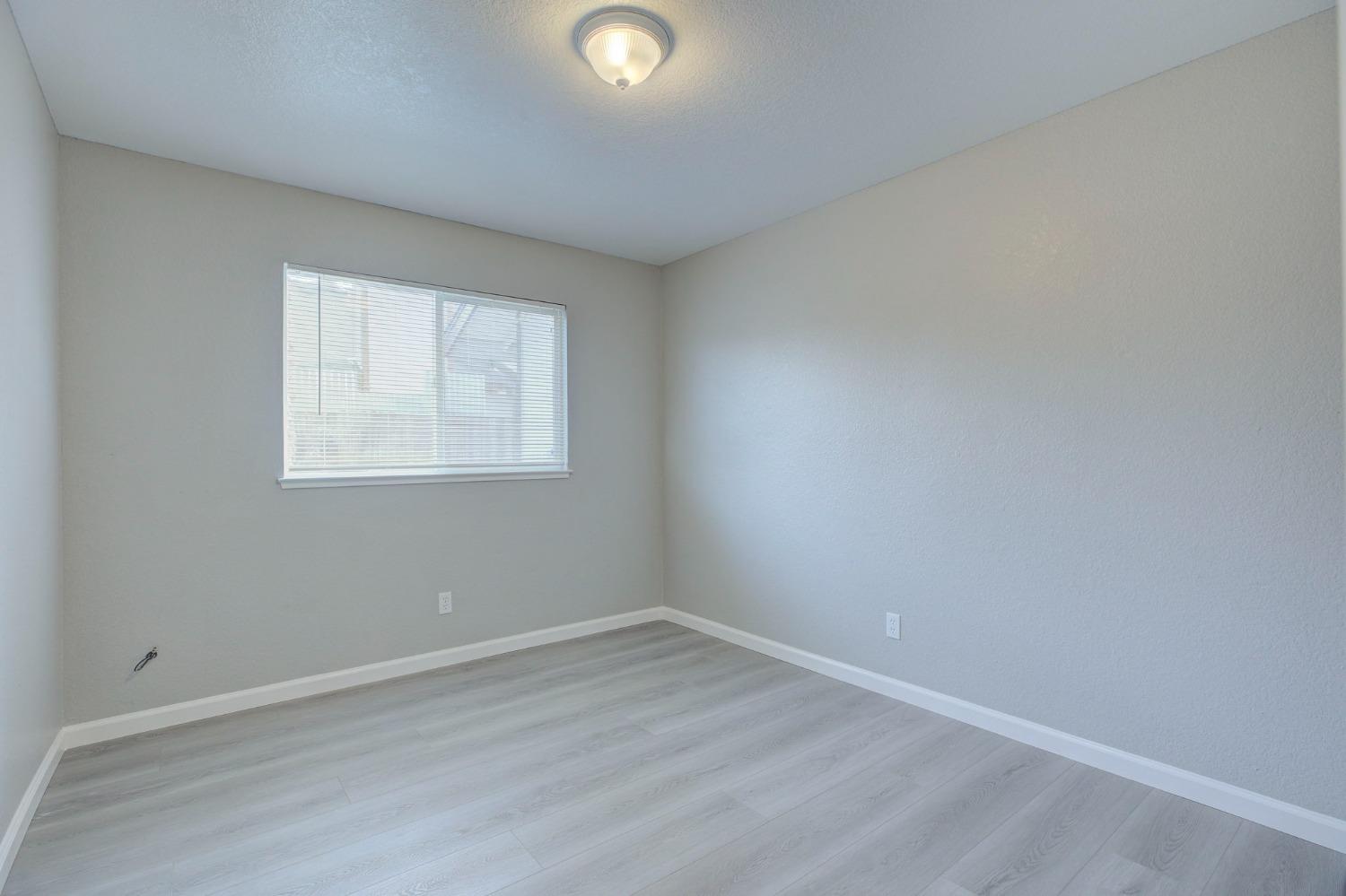 7962 Cresentdale Way