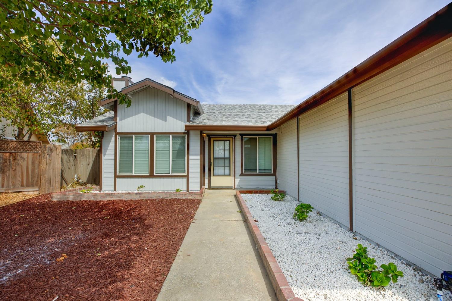 7962 Cresentdale Way