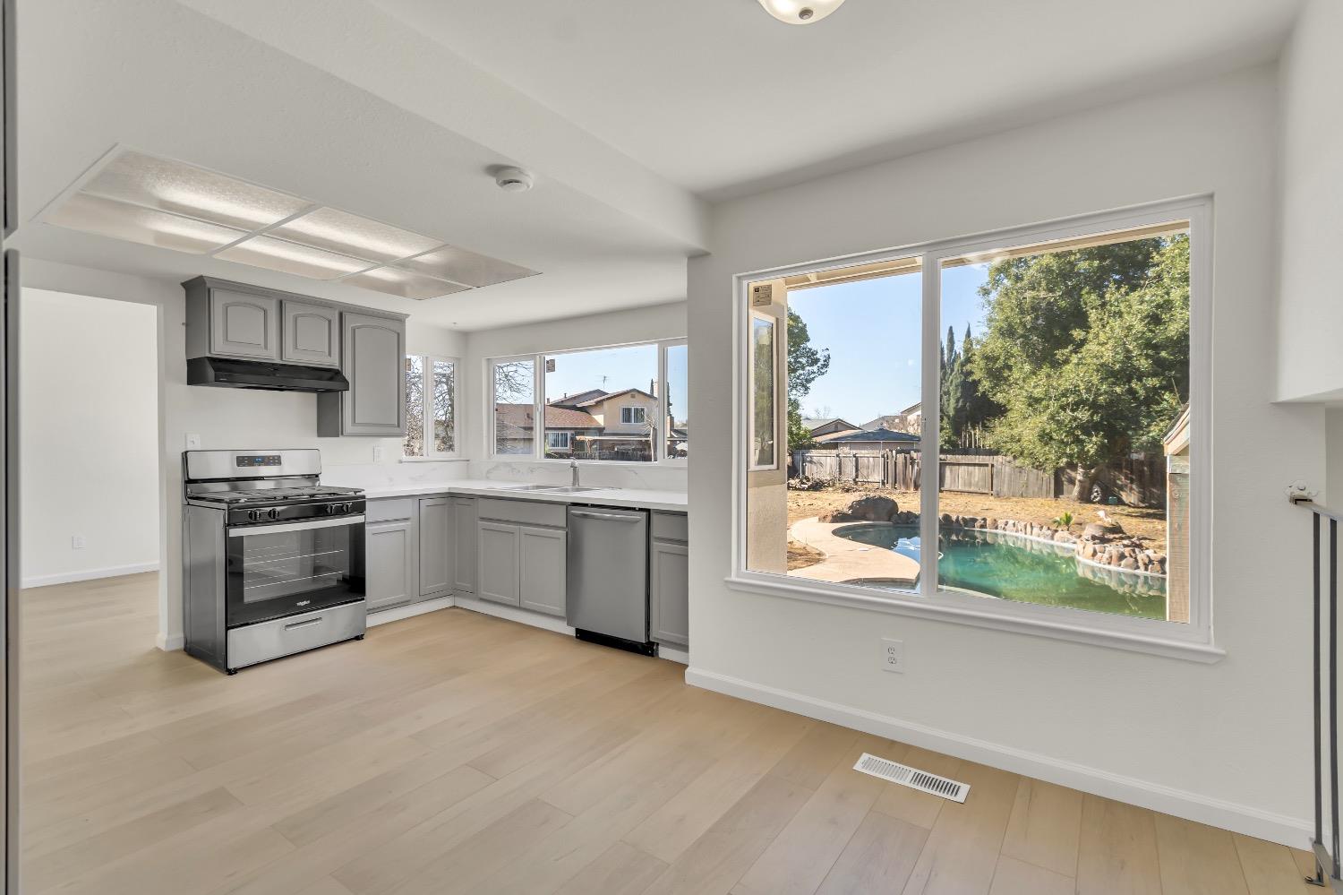 7472 PALMER HOUSE Drive