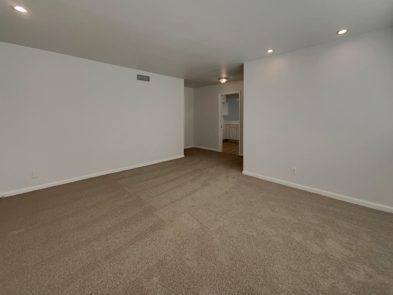 6828 Gold Run Avenue