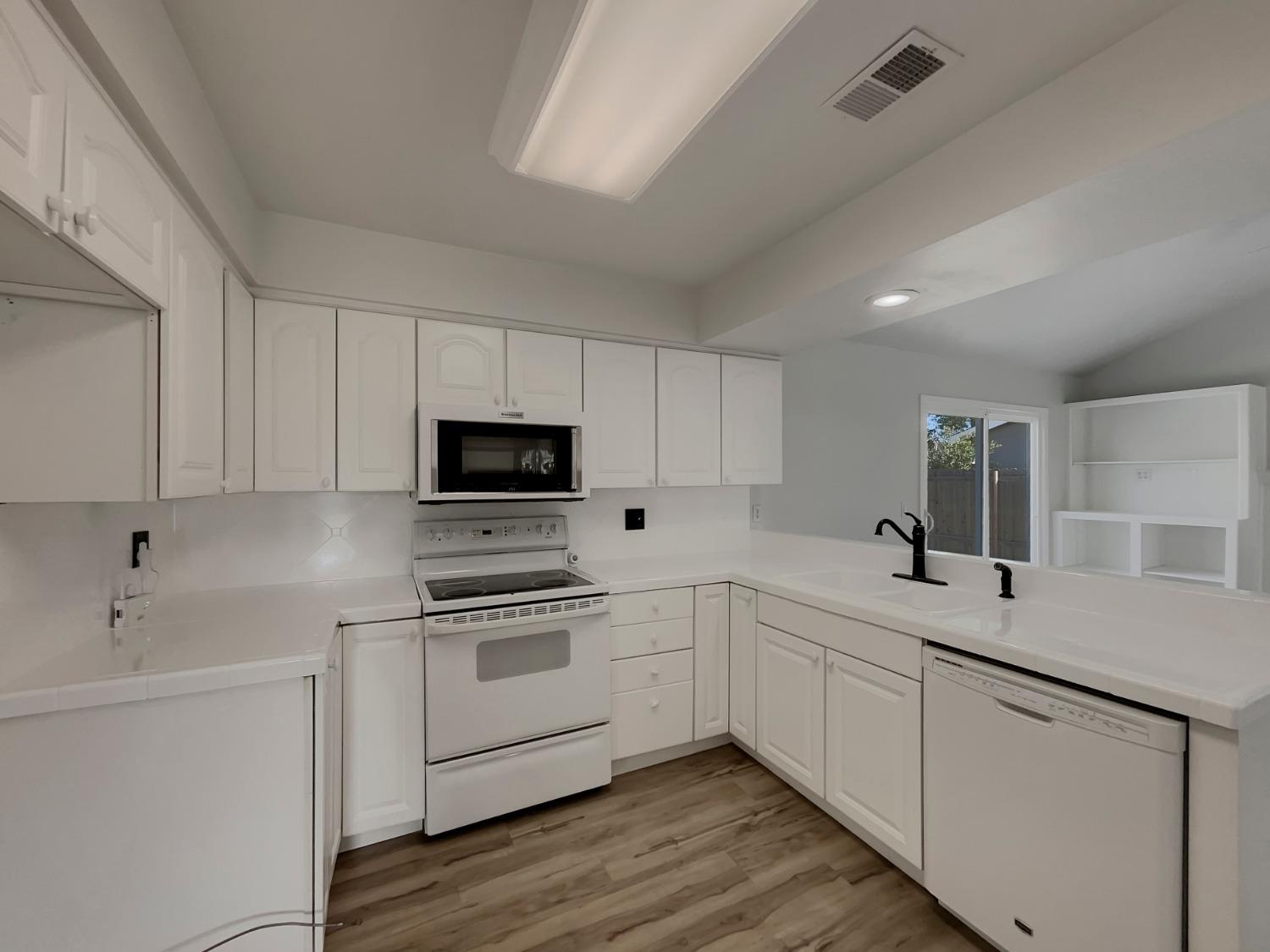 6828 Gold Run Avenue