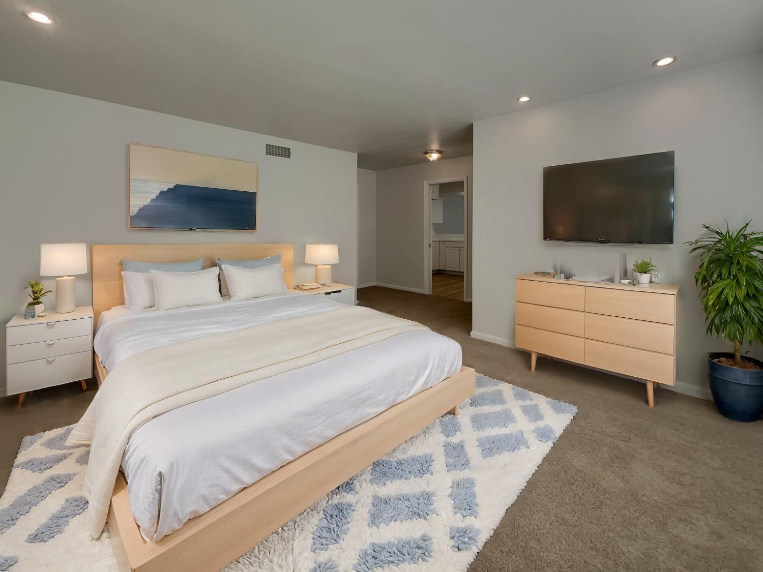 6828 Gold Run Avenue