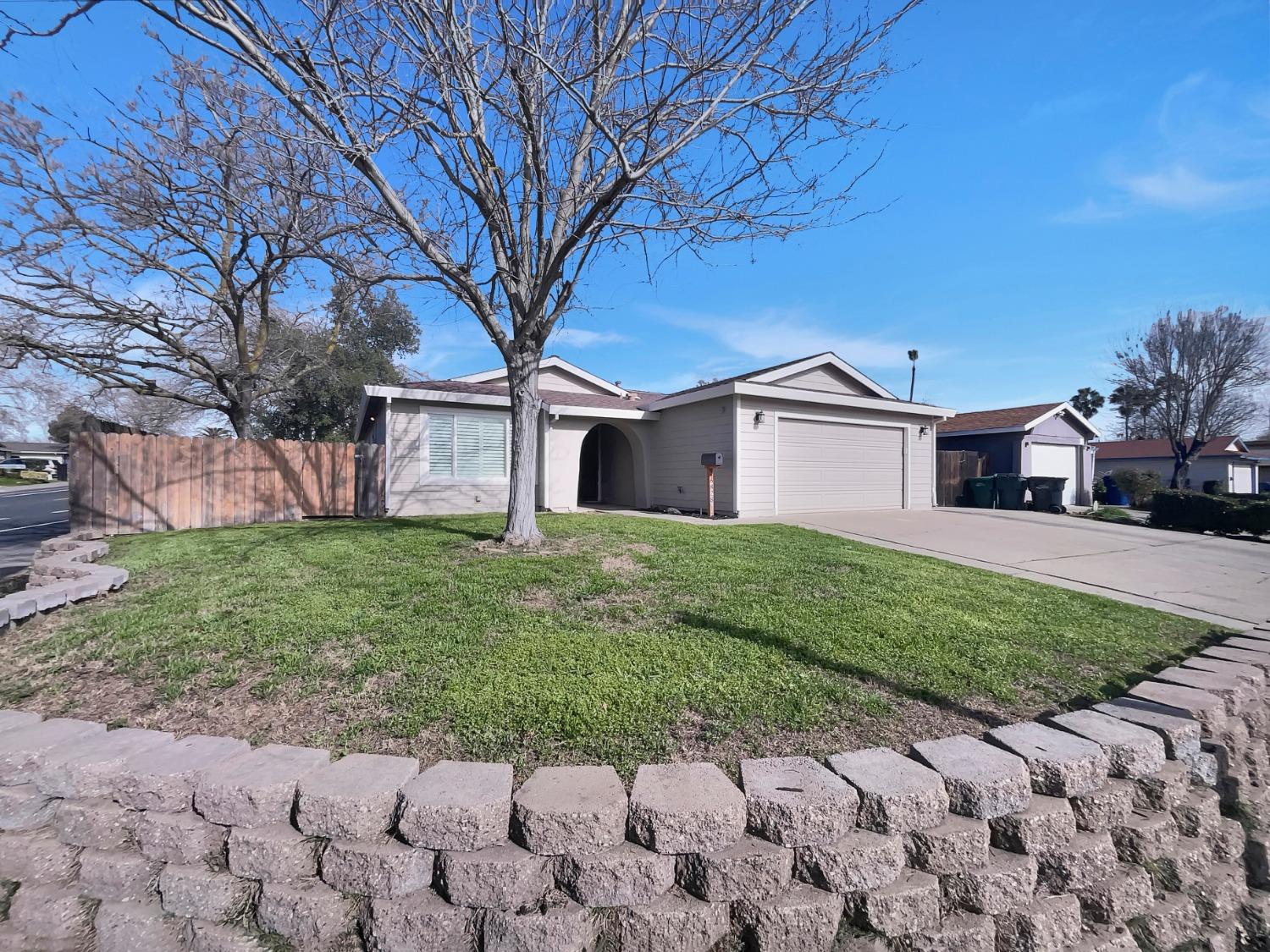 6828 Gold Run Avenue