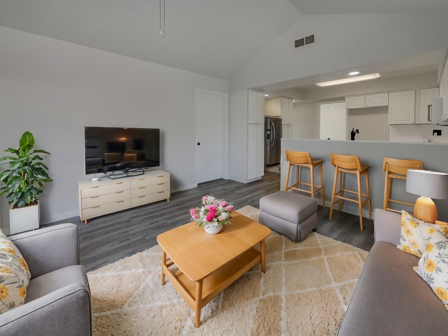 6828 Gold Run Avenue