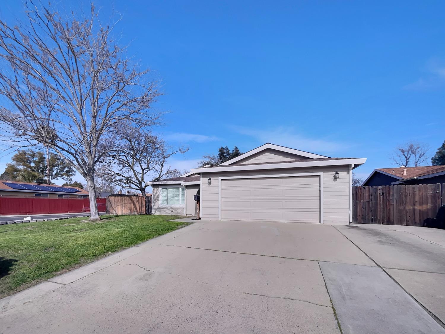 6828 Gold Run Avenue