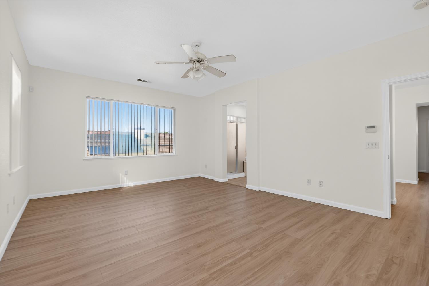 5914 SILVEROAK Circle