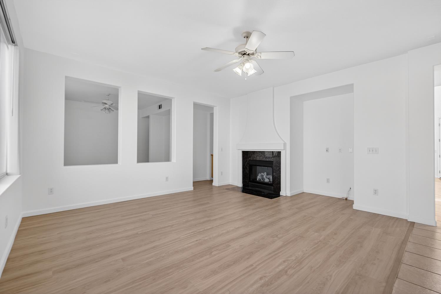 5914 SILVEROAK Circle