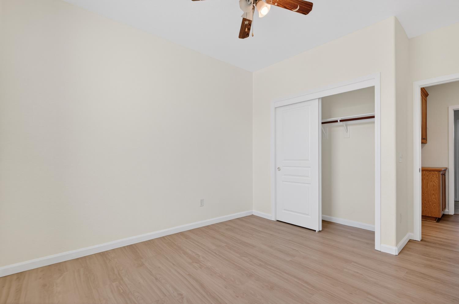 5914 SILVEROAK Circle