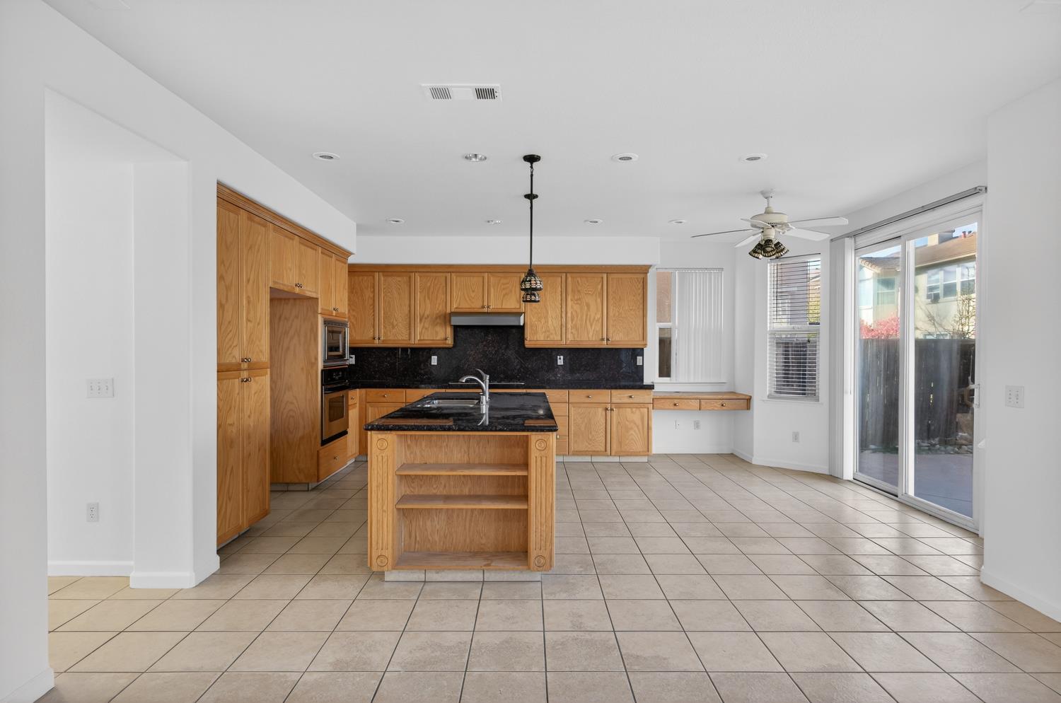 5914 SILVEROAK Circle