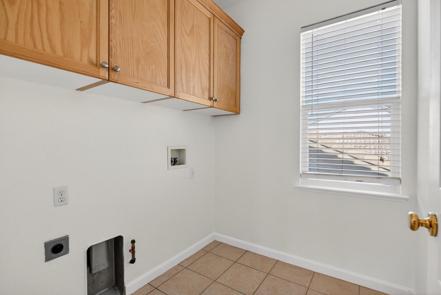 5914 SILVEROAK Circle