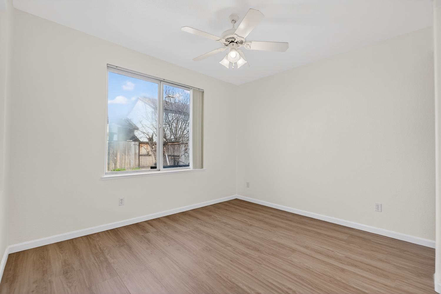 5914 SILVEROAK Circle