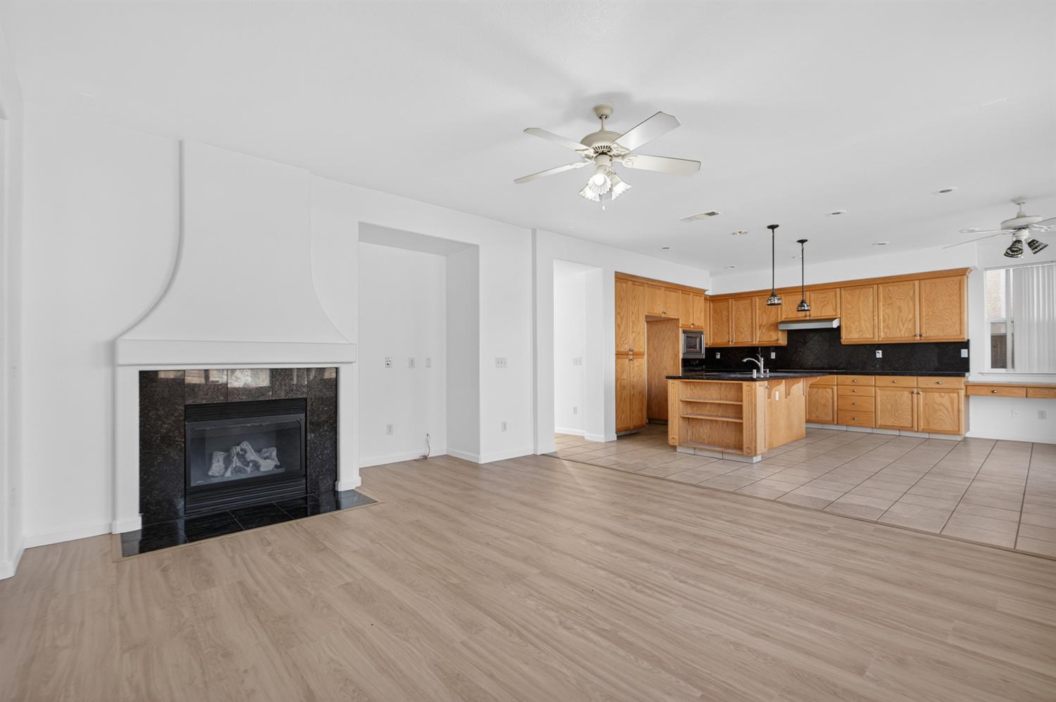 5914 SILVEROAK Circle