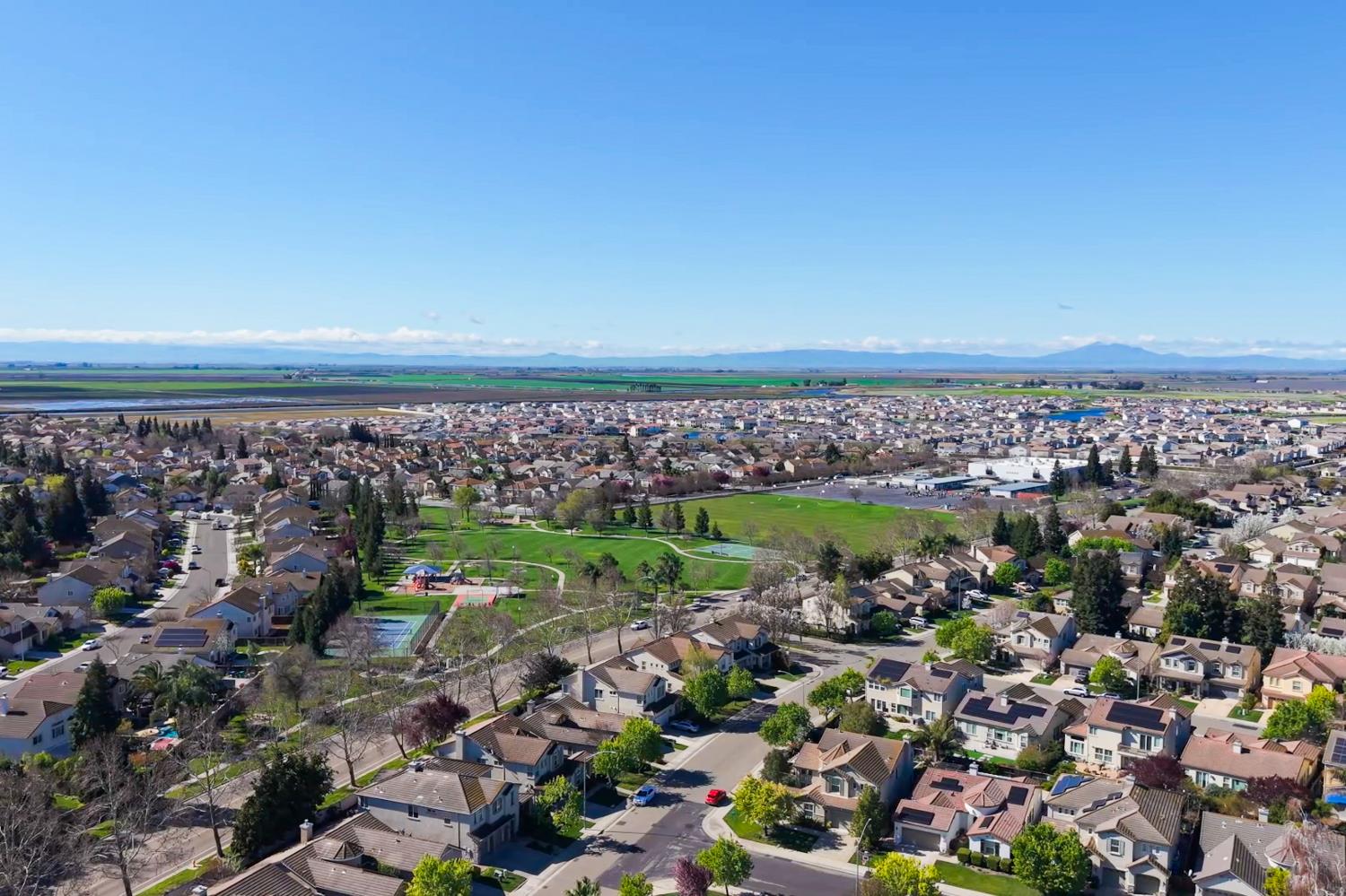 5914 SILVEROAK Circle