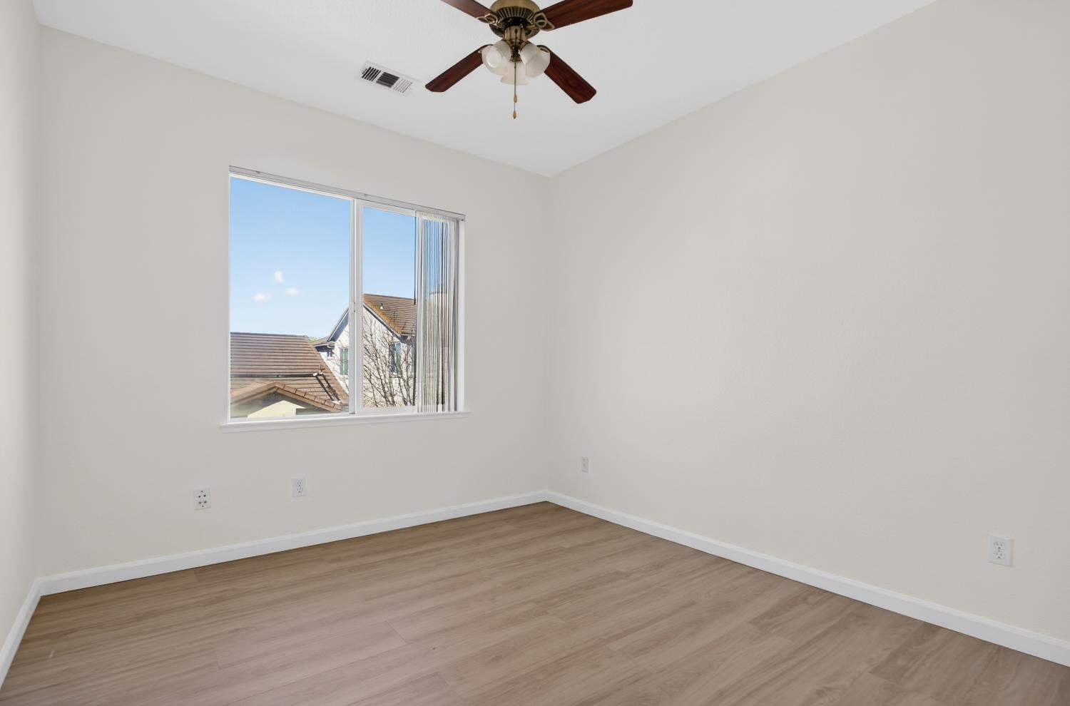 5914 SILVEROAK Circle