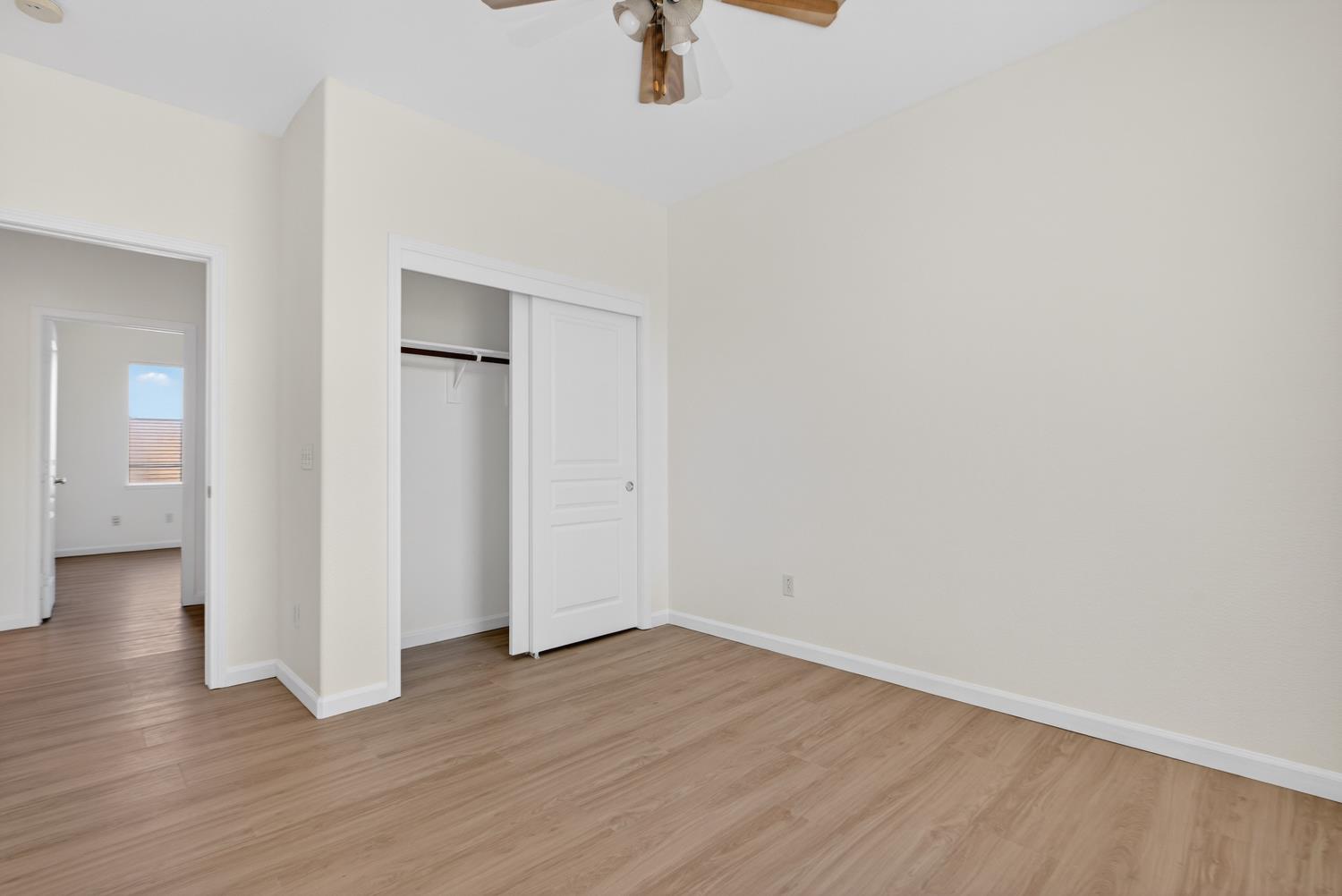 5914 SILVEROAK Circle