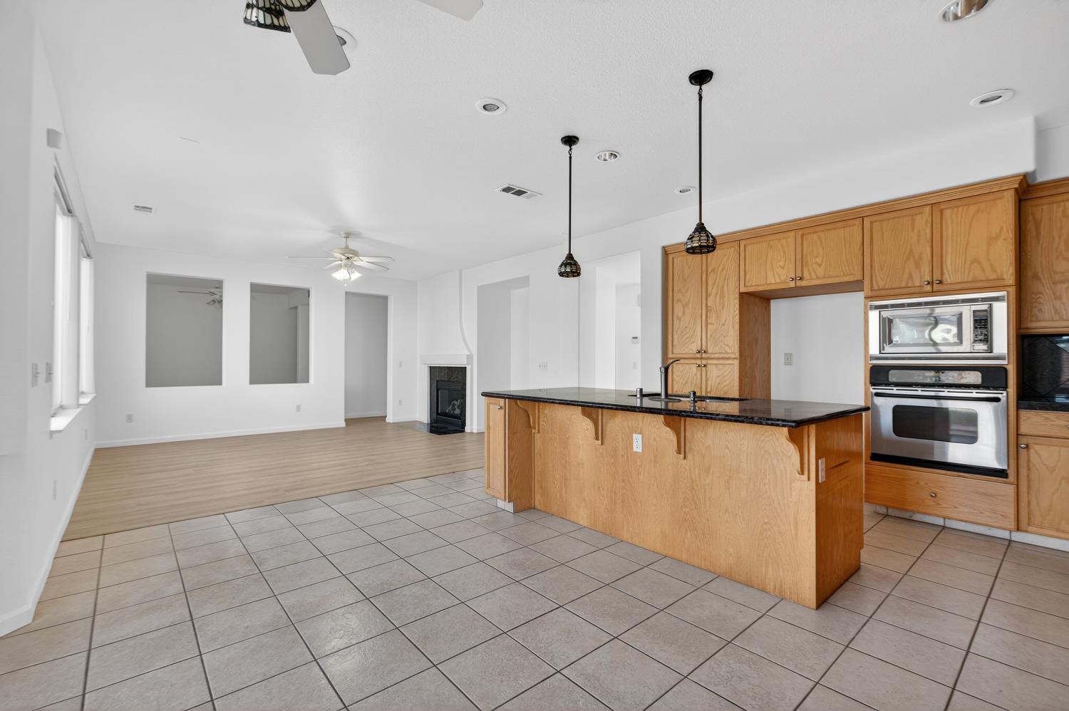 5914 SILVEROAK Circle