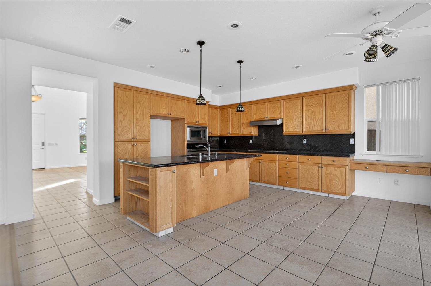 5914 SILVEROAK Circle