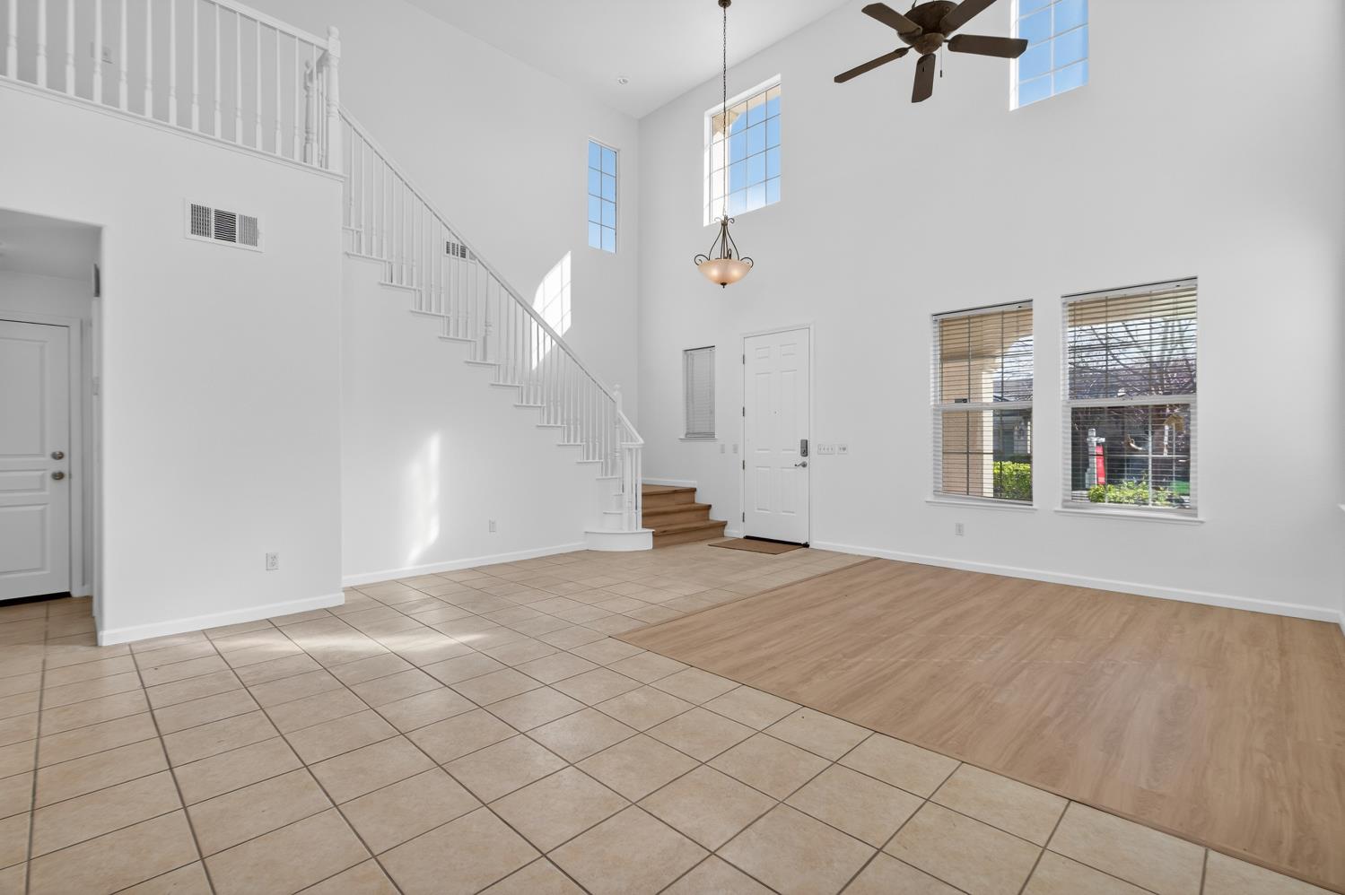 5914 SILVEROAK Circle