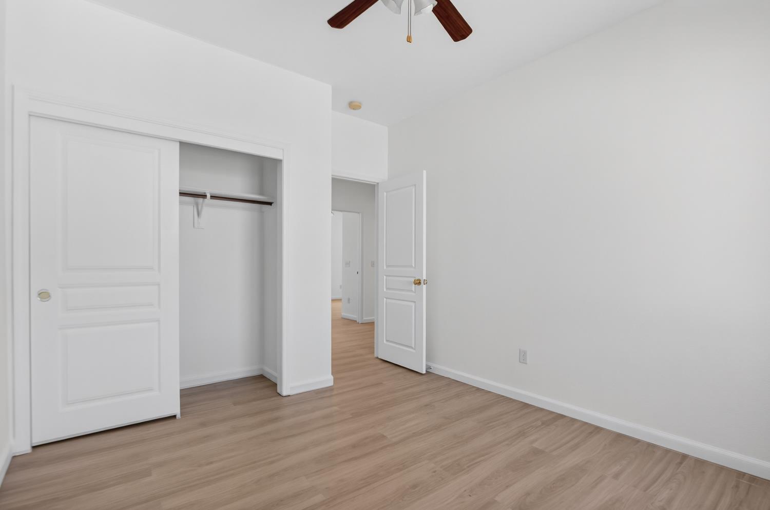 5914 SILVEROAK Circle