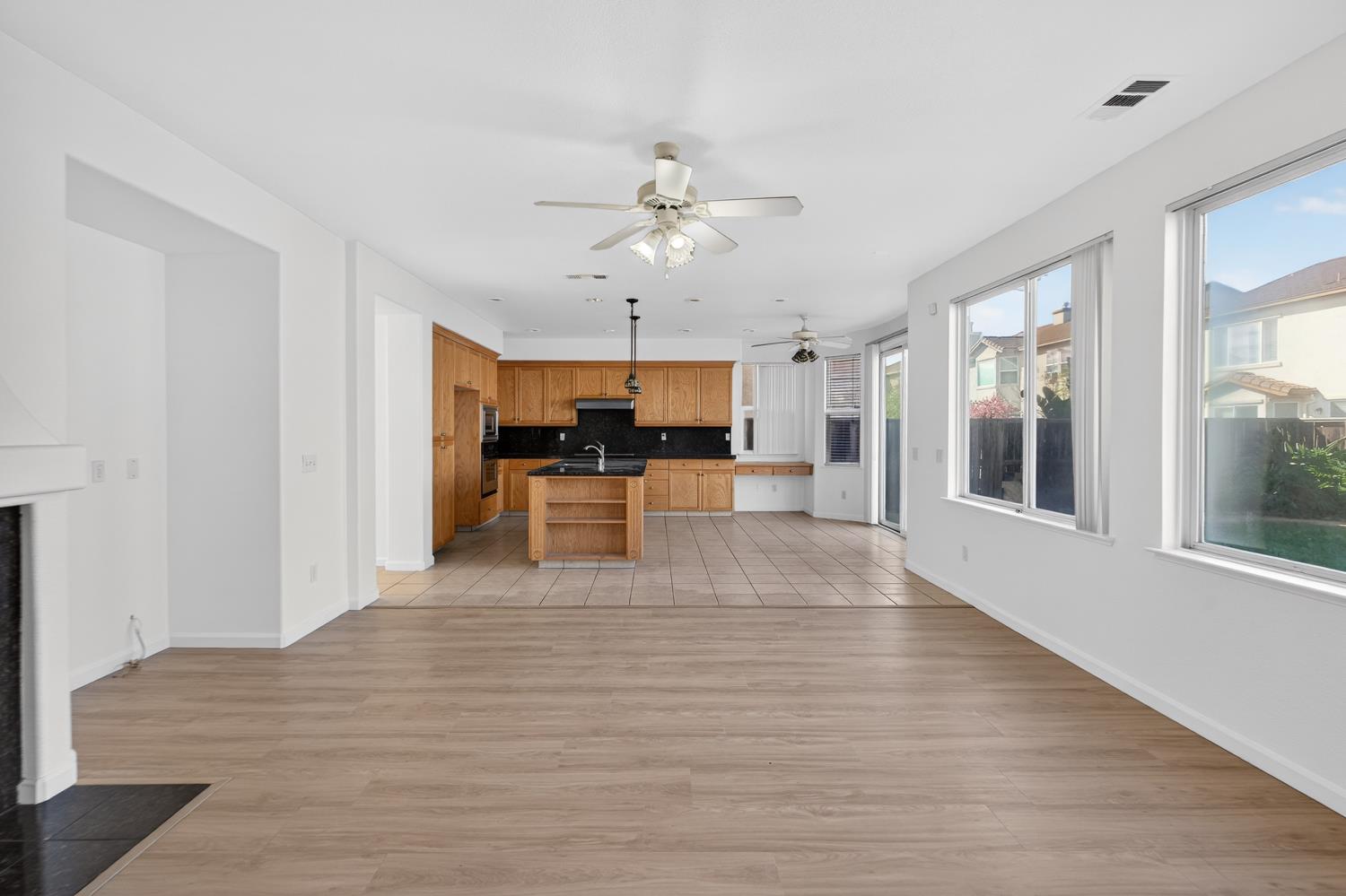 5914 SILVEROAK Circle