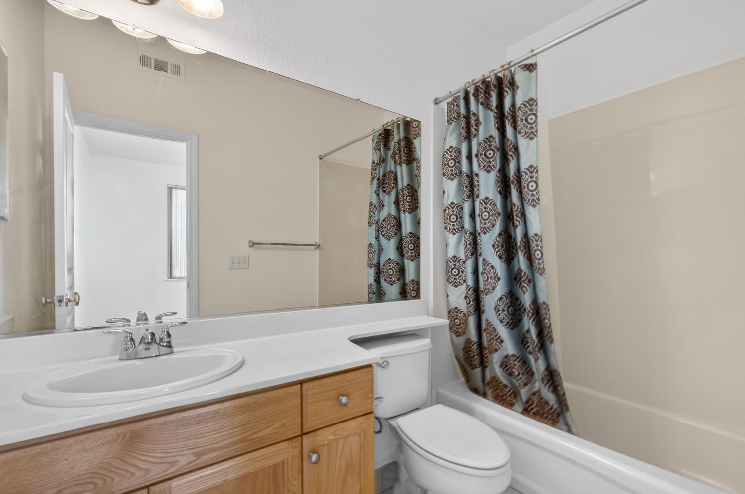 5914 SILVEROAK Circle