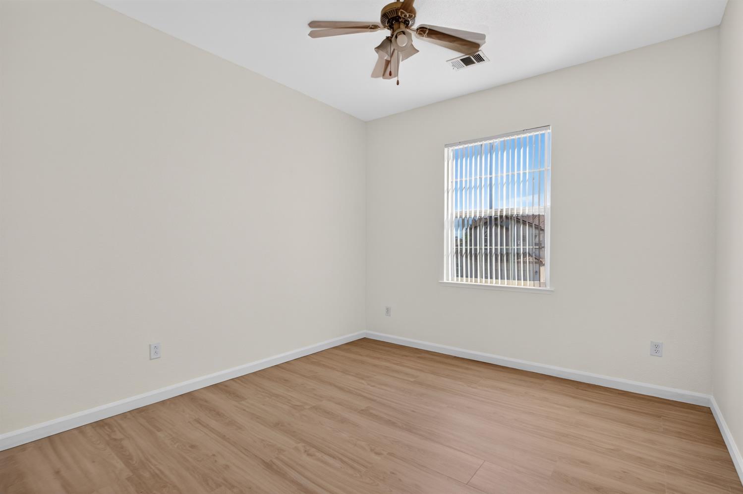 5914 SILVEROAK Circle