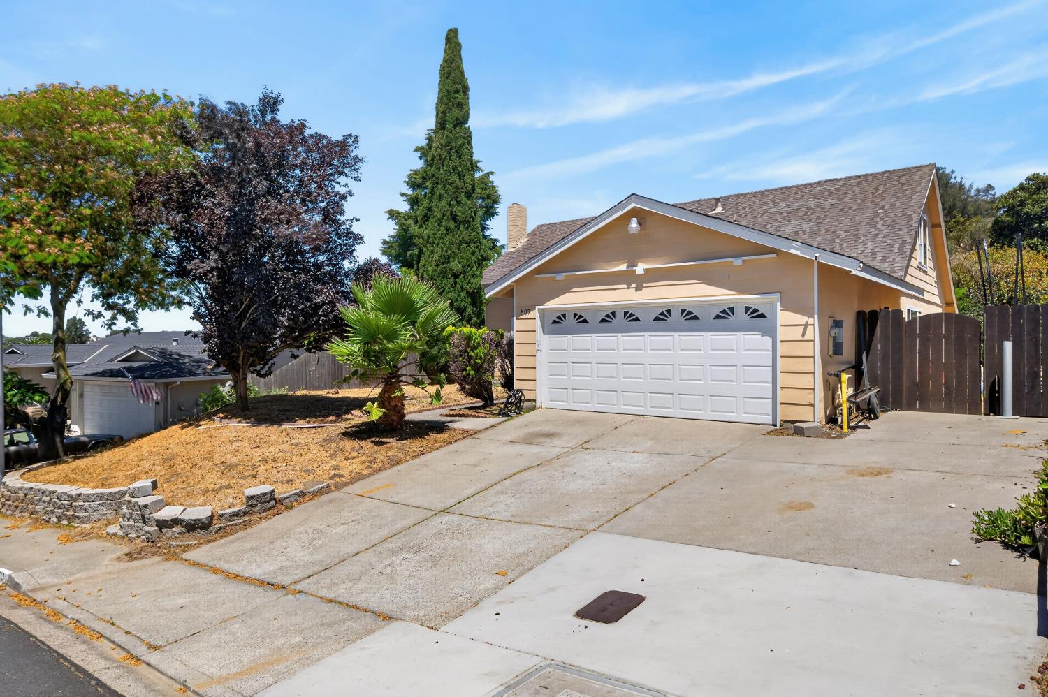 807 REEF POINT Drive