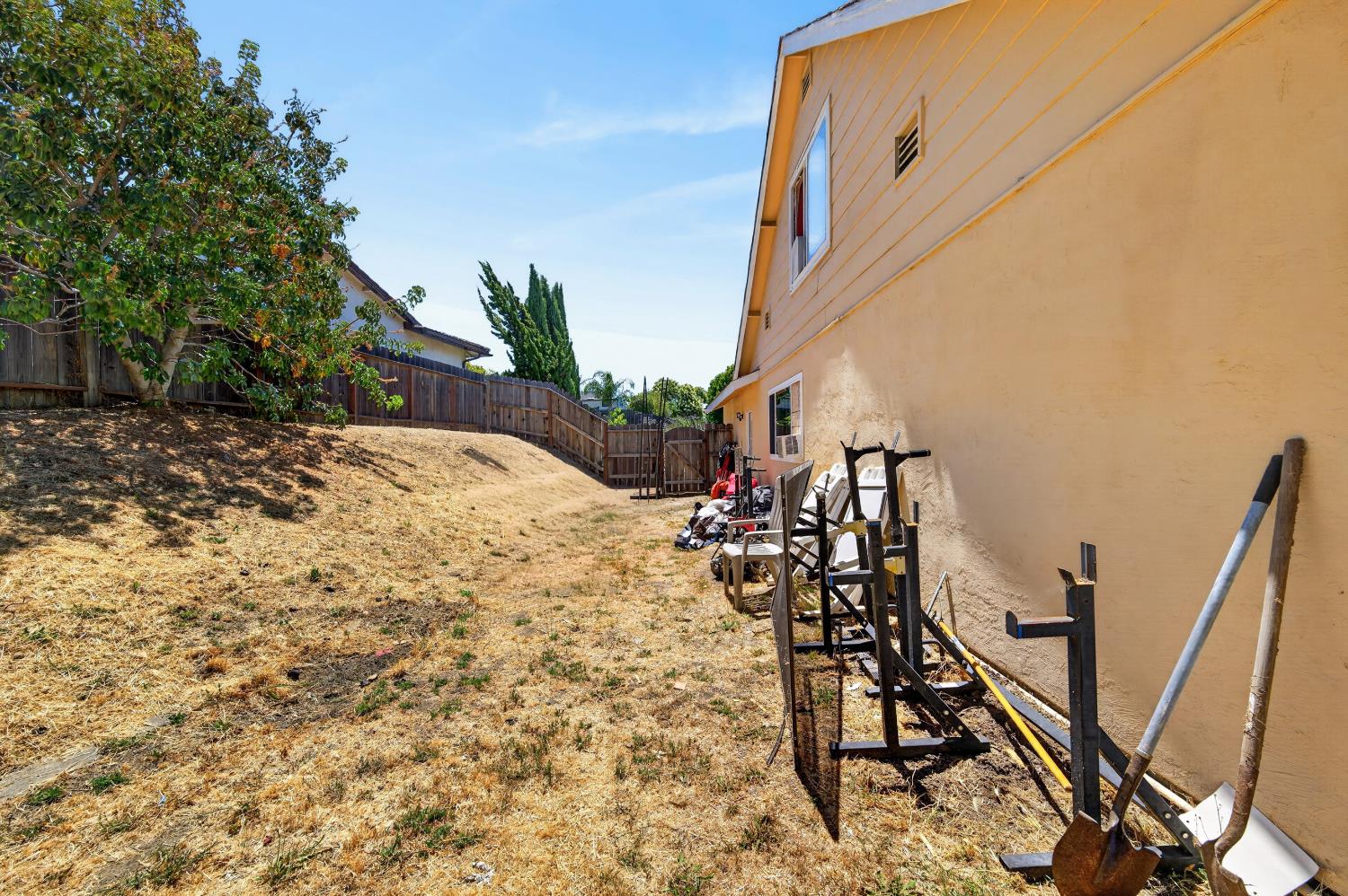 807 REEF POINT Drive