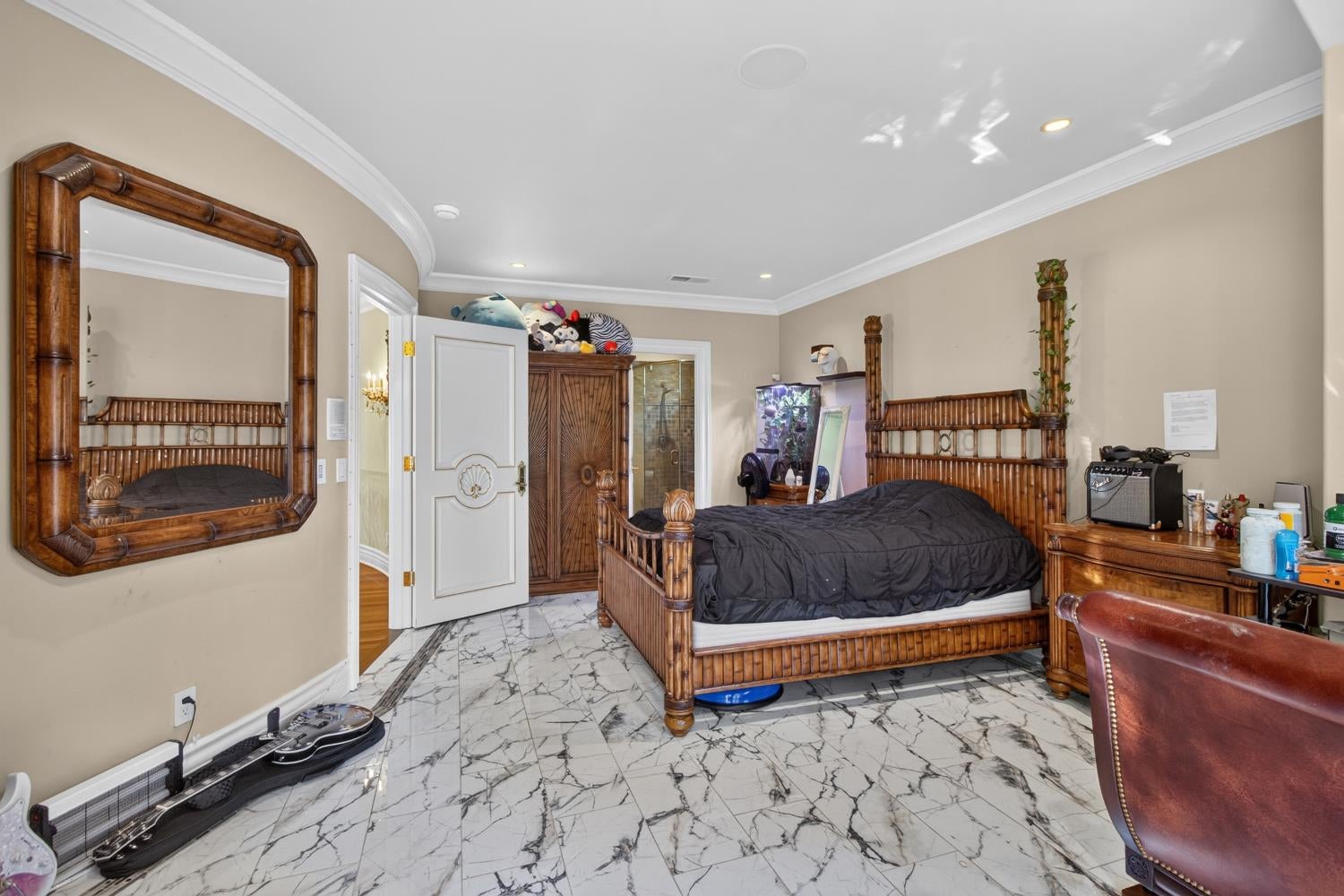 5021 JARDIN Lane