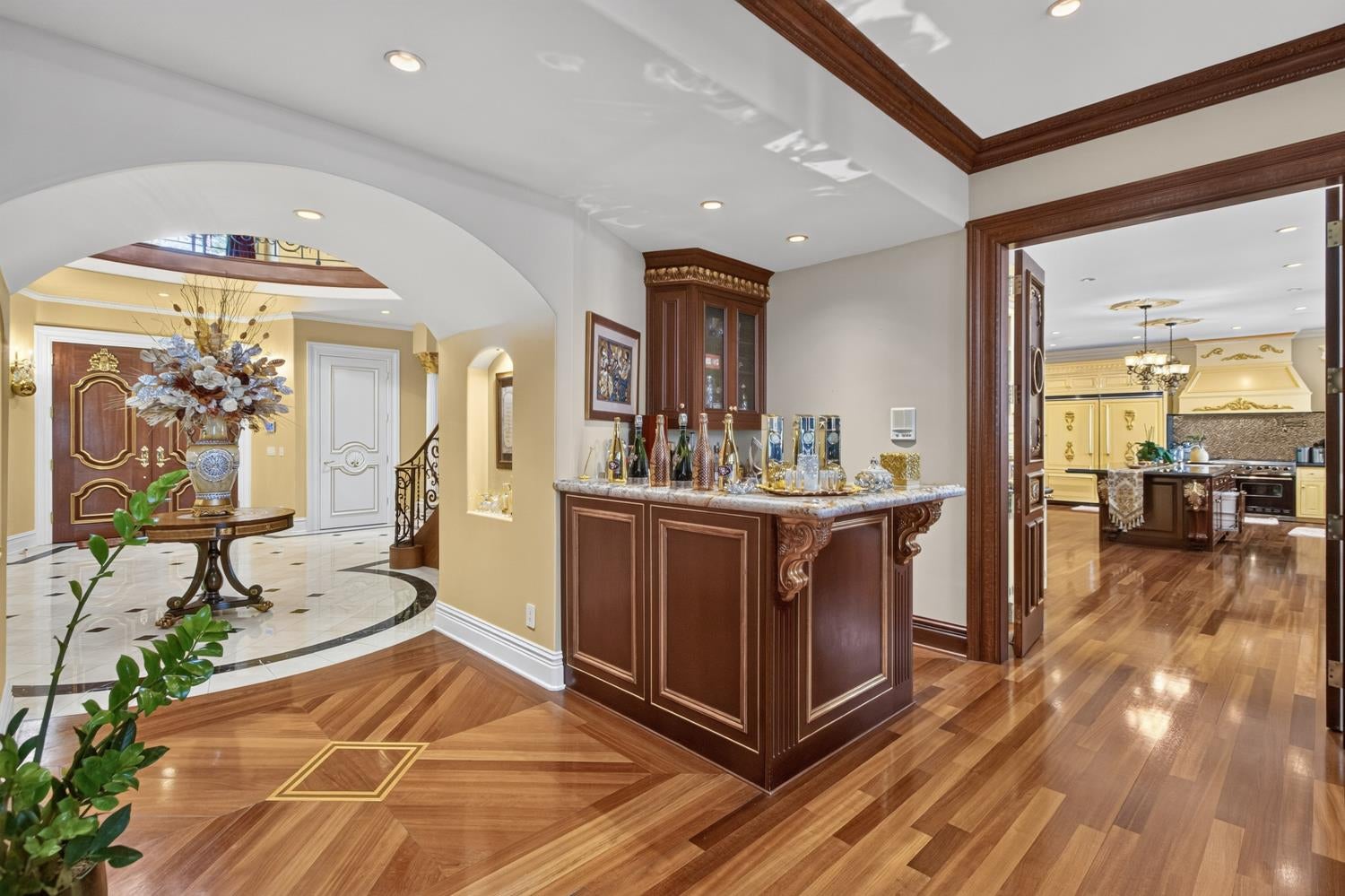 5021 JARDIN Lane