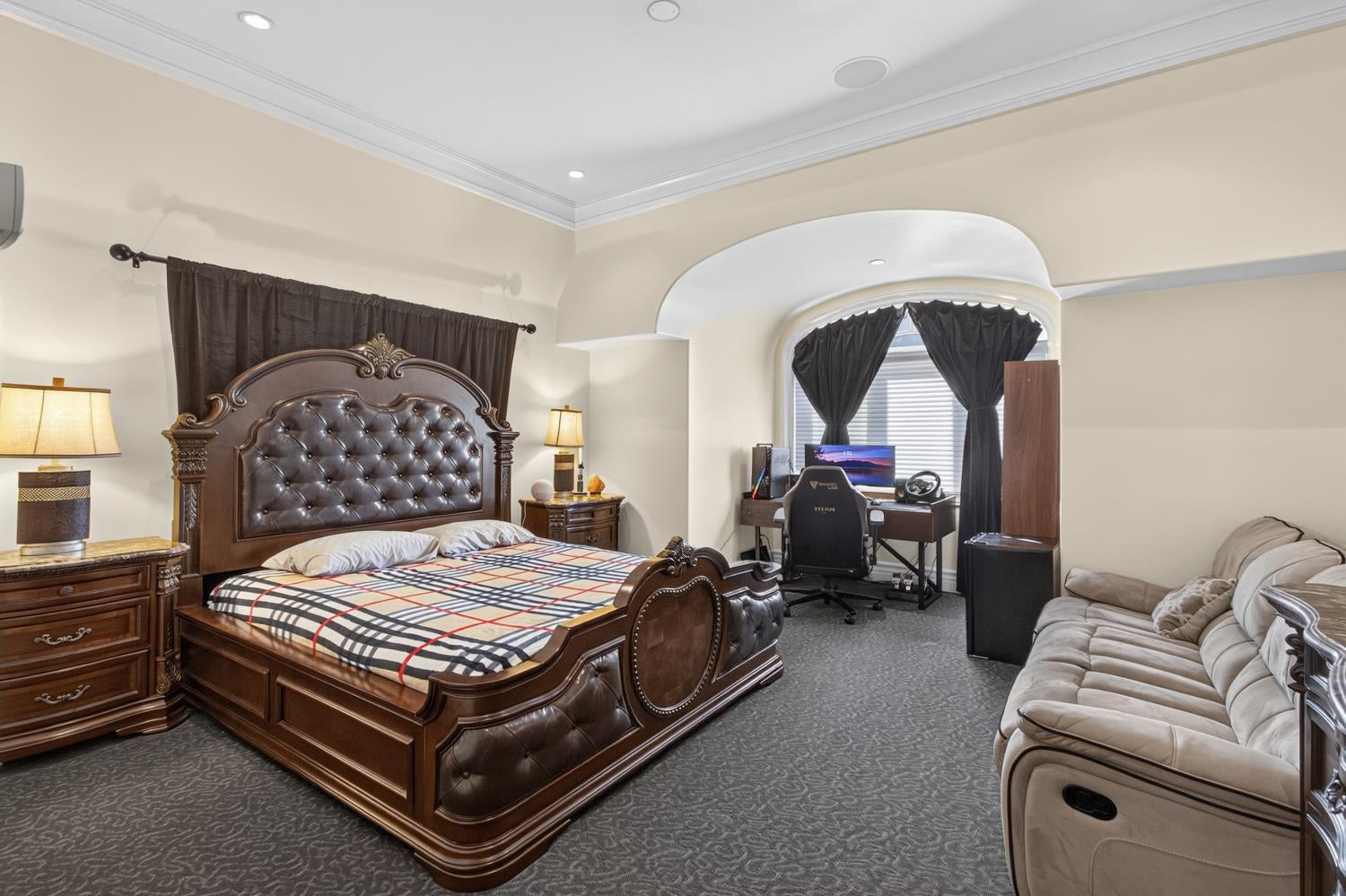 5021 JARDIN Lane