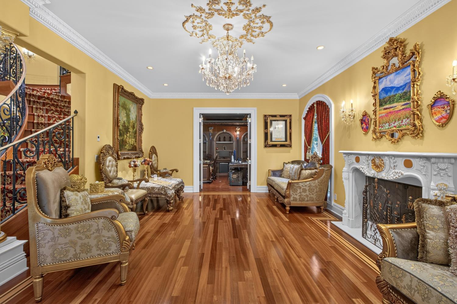 5021 JARDIN Lane