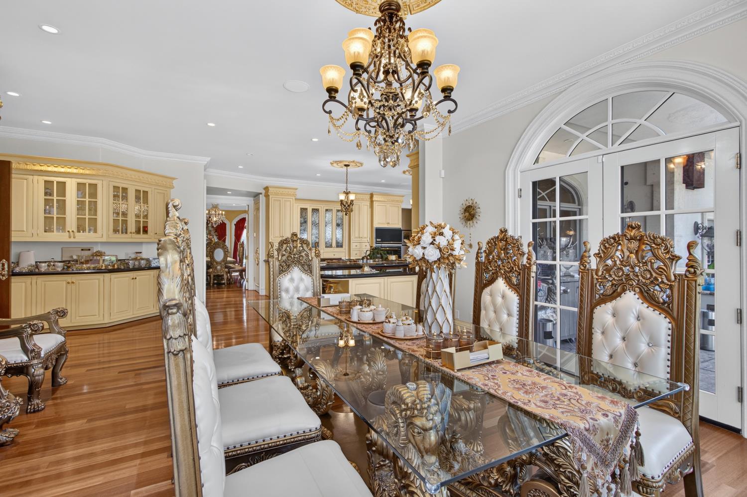 5021 JARDIN Lane