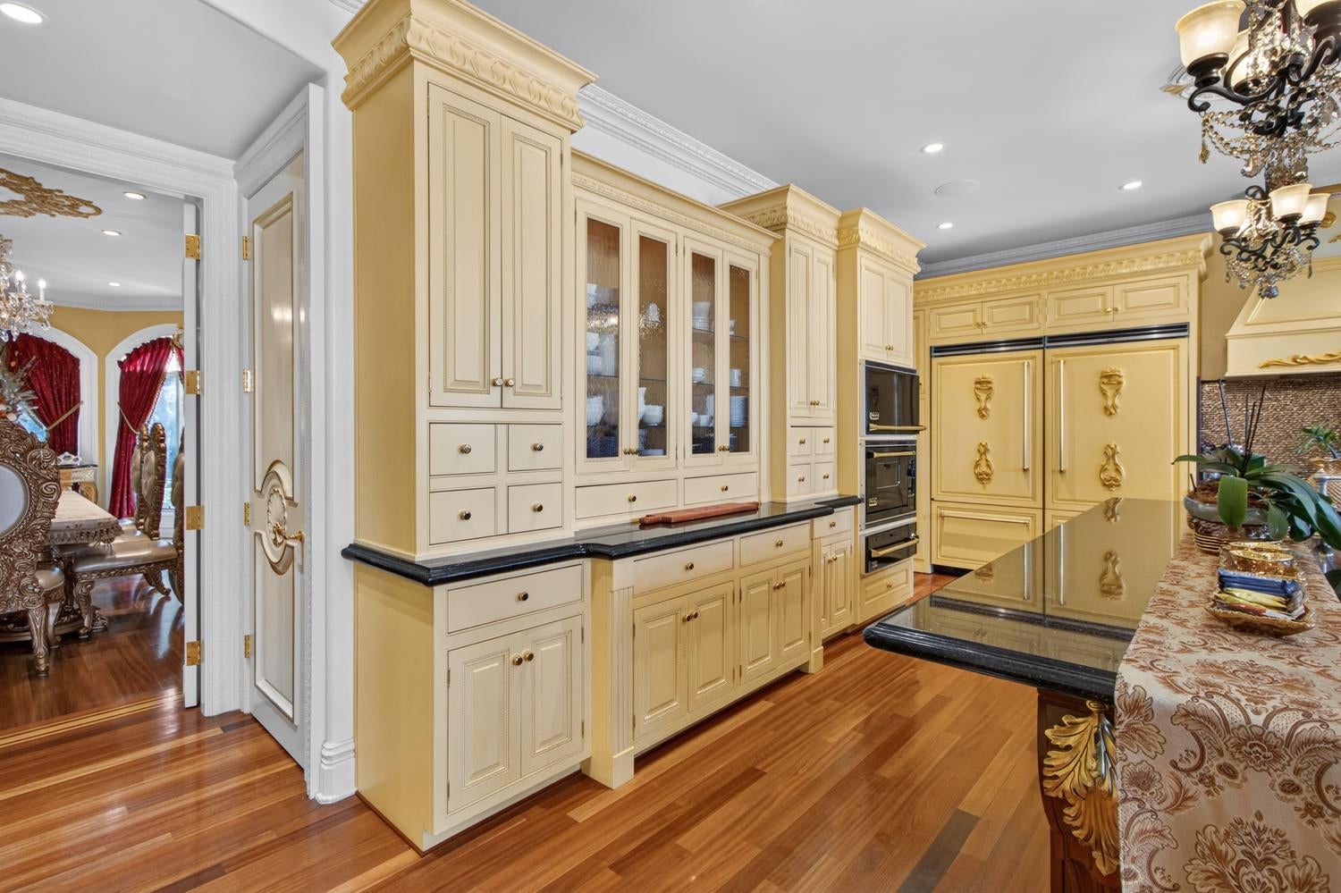 5021 JARDIN Lane