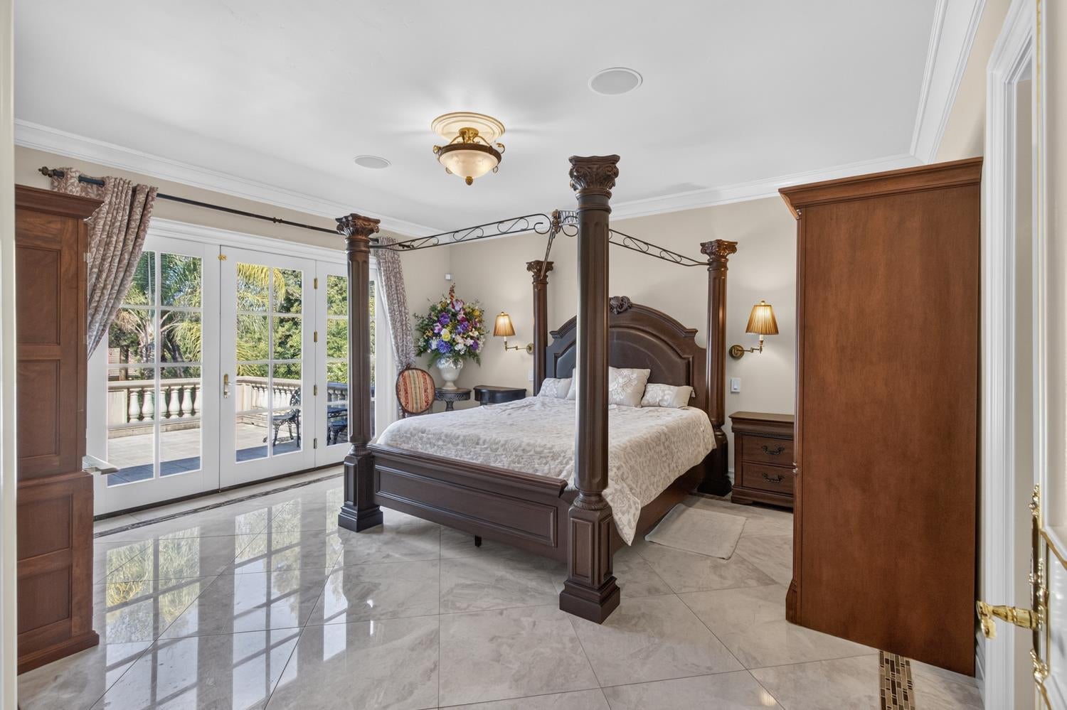5021 JARDIN Lane