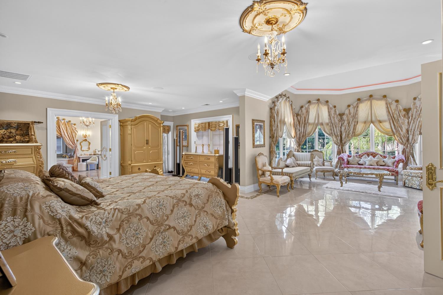 5021 JARDIN Lane