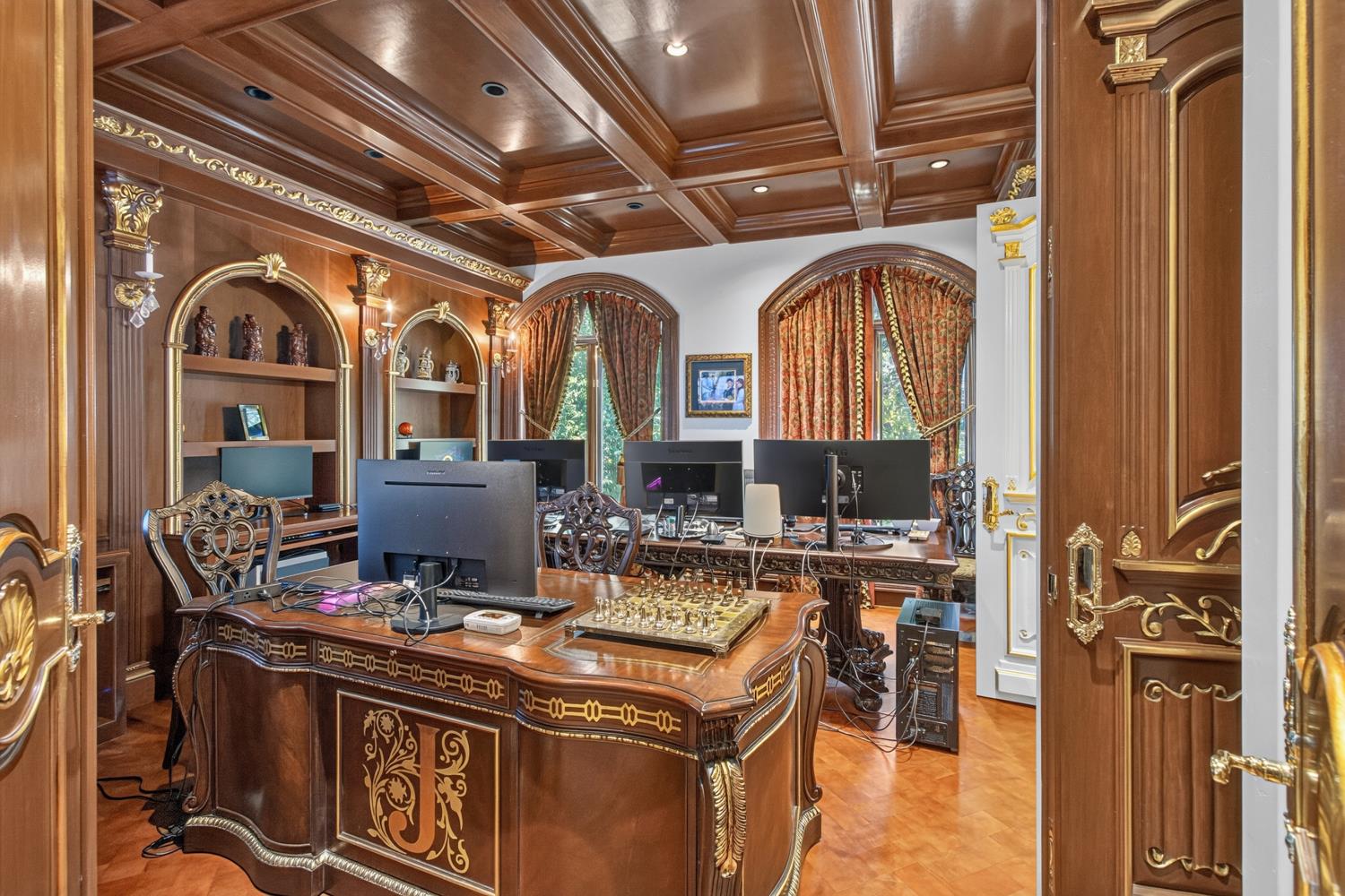 5021 JARDIN Lane