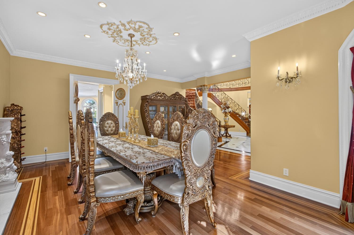 5021 JARDIN Lane