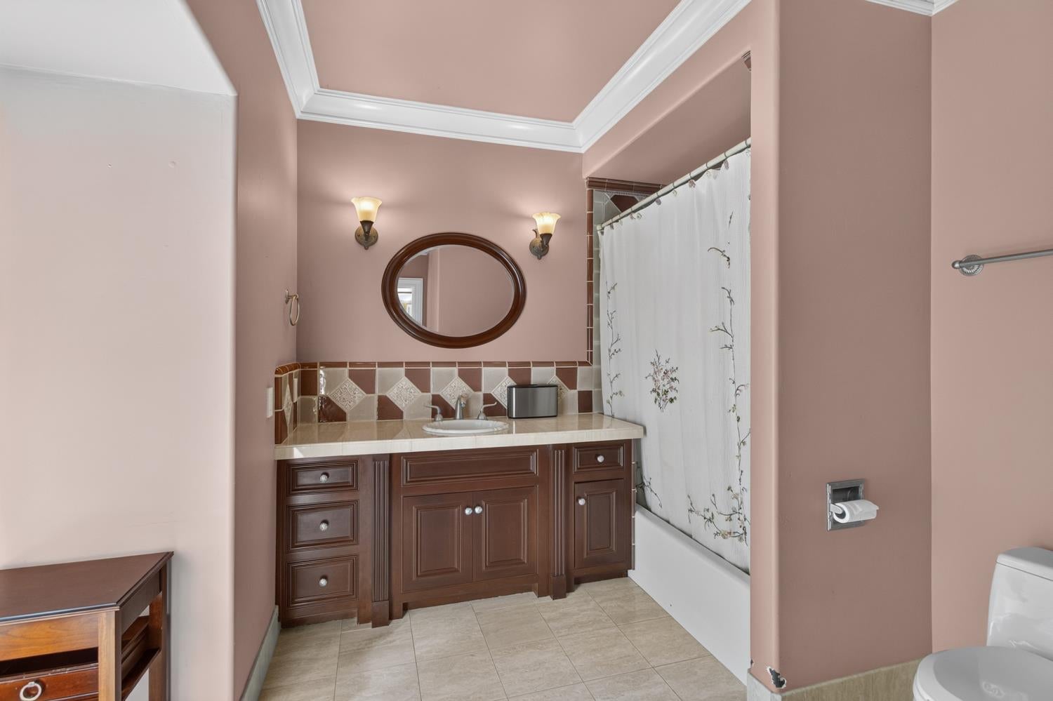 5021 JARDIN Lane