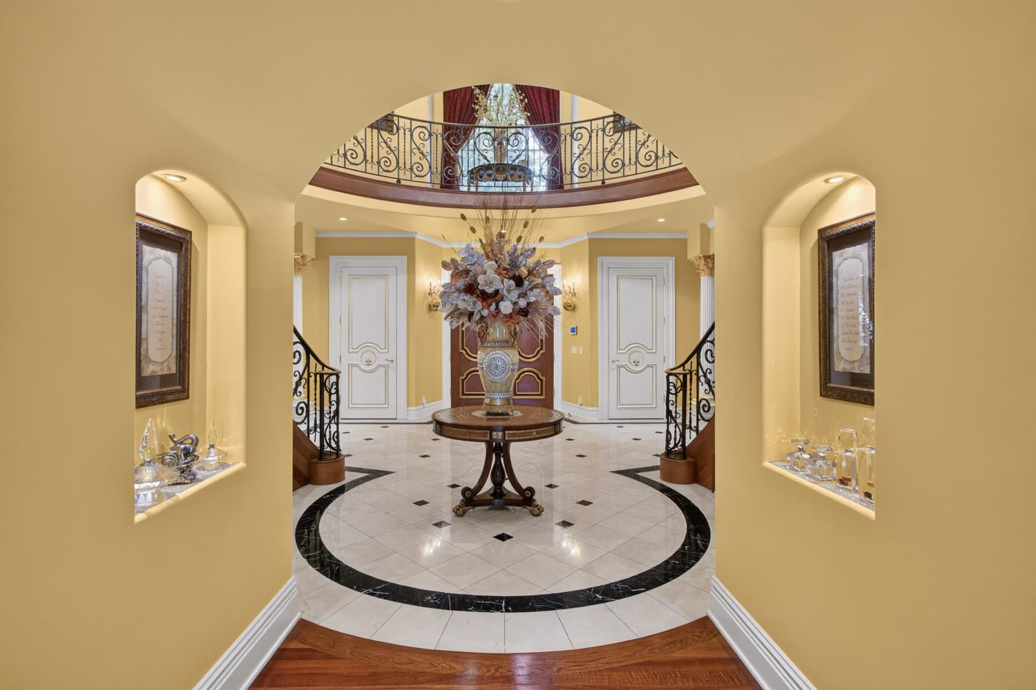 5021 JARDIN Lane