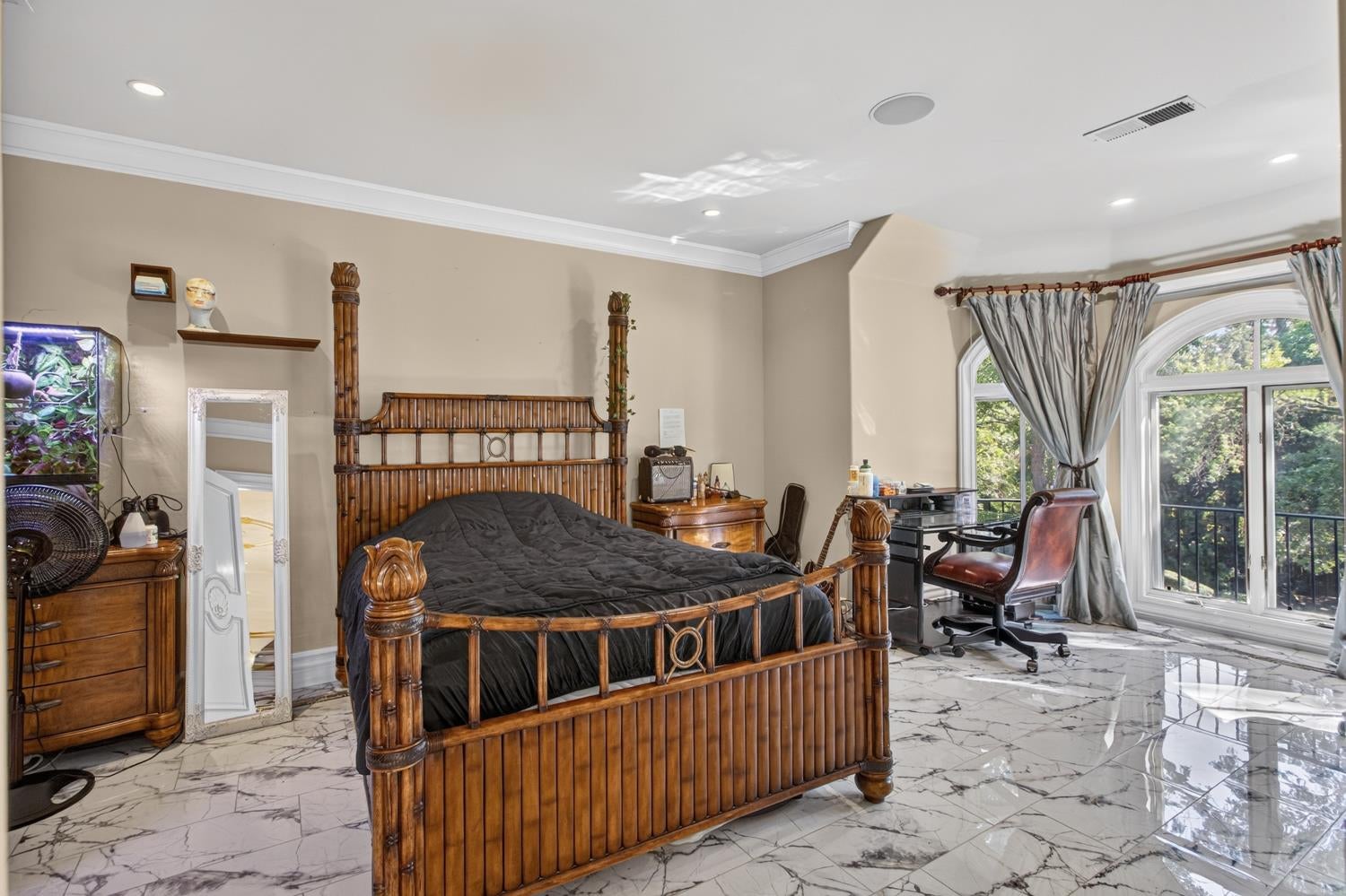 5021 JARDIN Lane