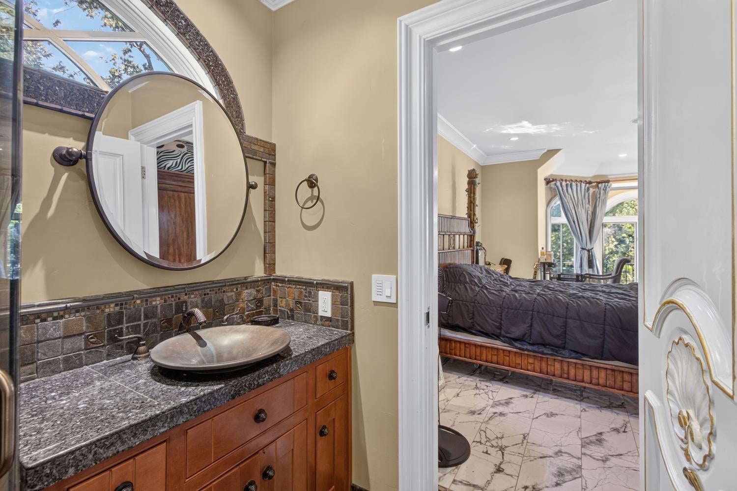 5021 JARDIN Lane