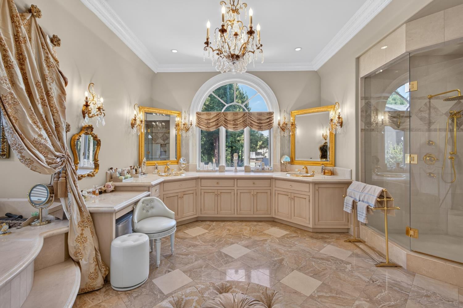 5021 JARDIN Lane