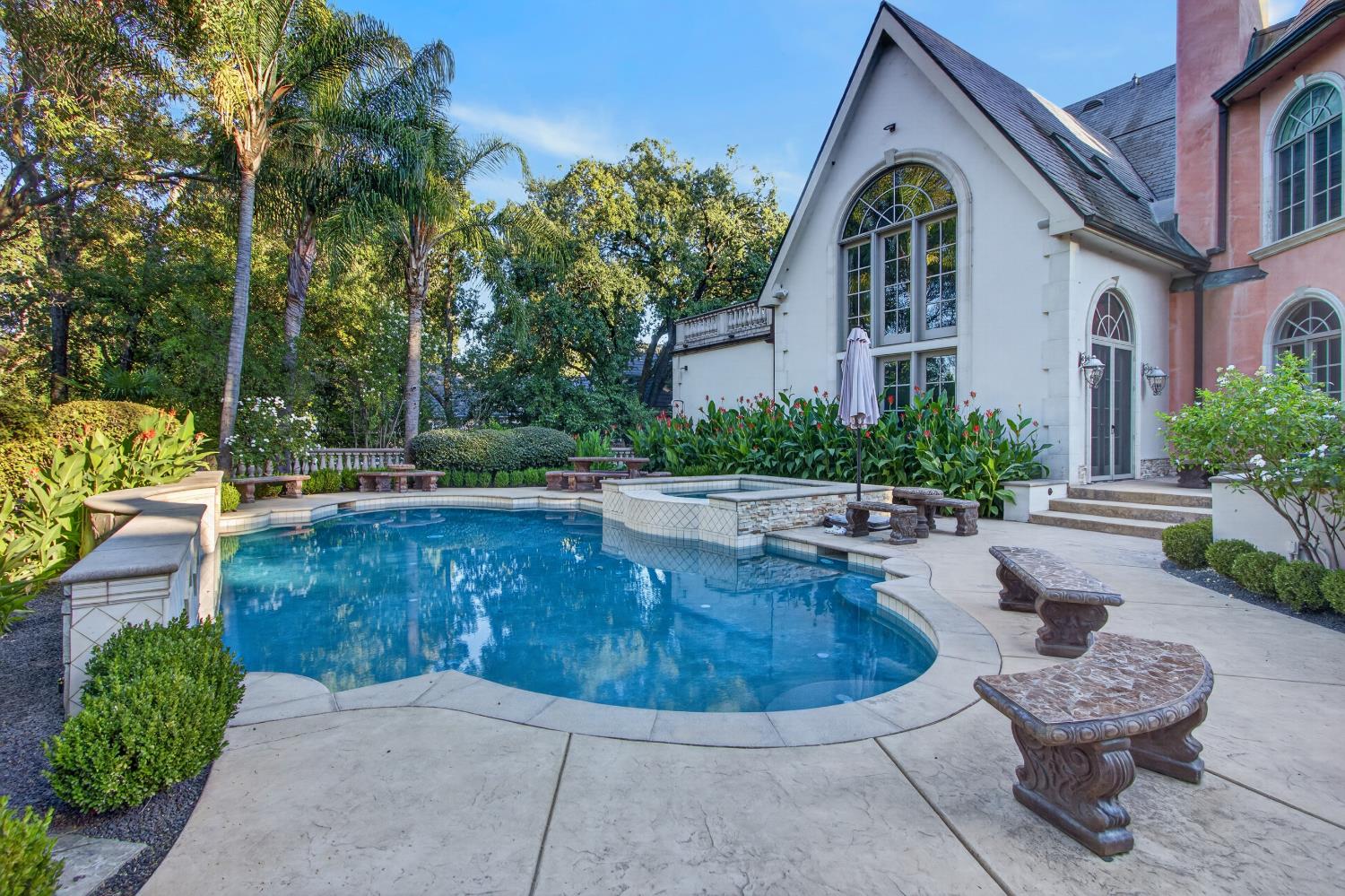 5021 JARDIN Lane