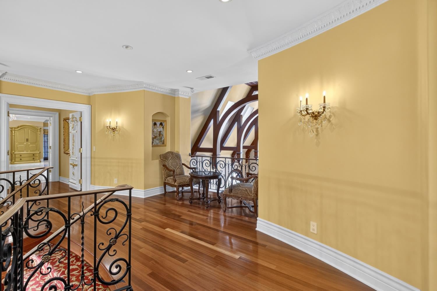 5021 JARDIN Lane