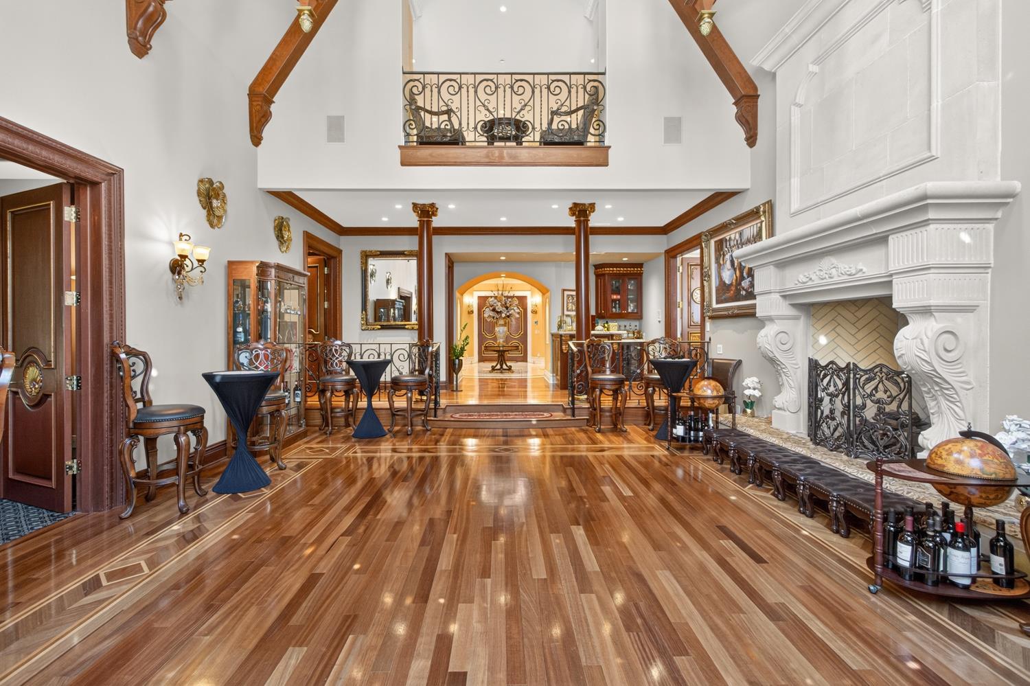 5021 JARDIN Lane
