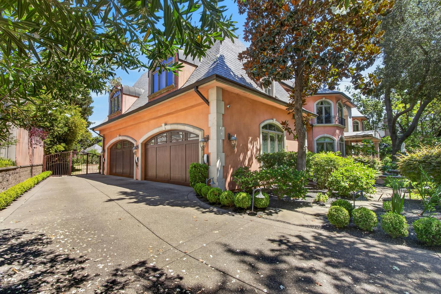 5021 JARDIN Lane