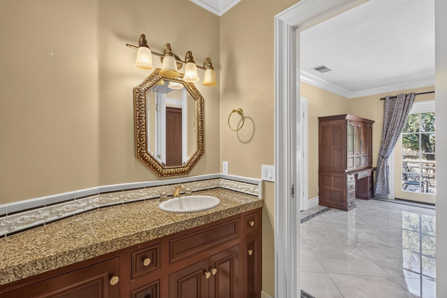 5021 JARDIN Lane